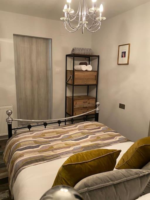 Mumbles - Modern Apartment With Panoramic Sea Views Oystermouth Exterior photo