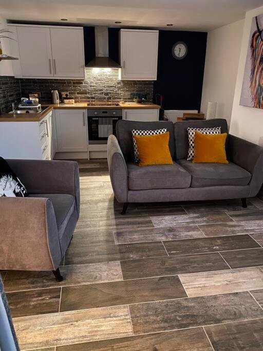 Mumbles - Modern Apartment With Panoramic Sea Views Oystermouth Exterior photo