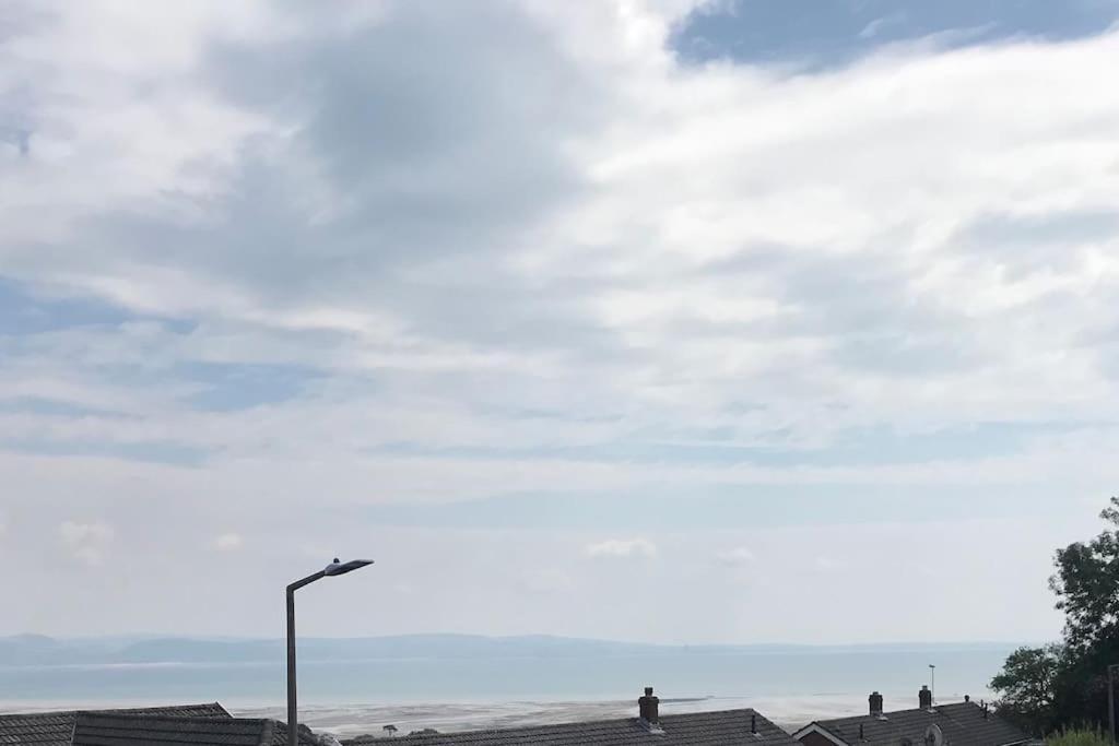 Mumbles - Modern Apartment With Panoramic Sea Views Oystermouth Exterior photo
